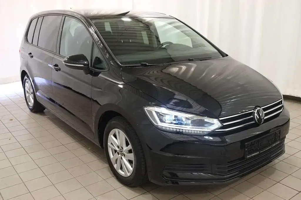 Gebraucht VW Touran Comfortline 150 PS (110 kW) 2025 Schwarz Van / Kleinbus