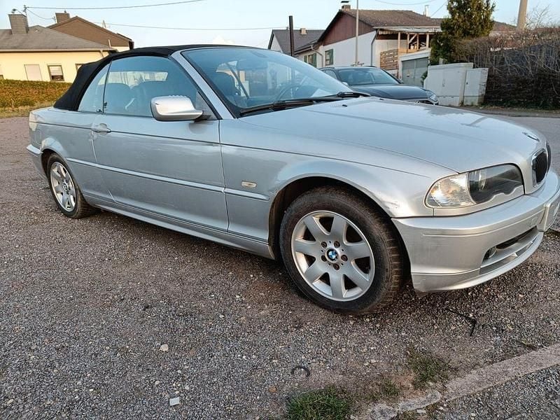 Gebraucht BMW 318 Cabriolet 143 PS (105 kW) 2002 Silber Cabrio