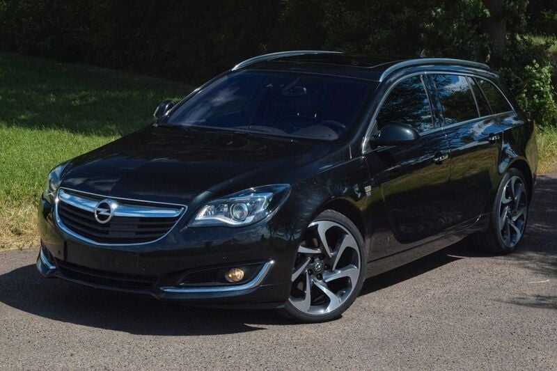 Schwarz Gebraucht 2015 Opel Insignia Kombi | 12.799 € (Etwas zu teuer) - Bild 1/4