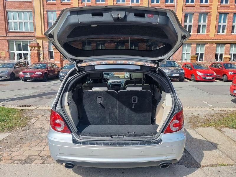 Gebraucht Mercedes R320 224 PS (164 kW) 2009 Silber Van / Kleinbus