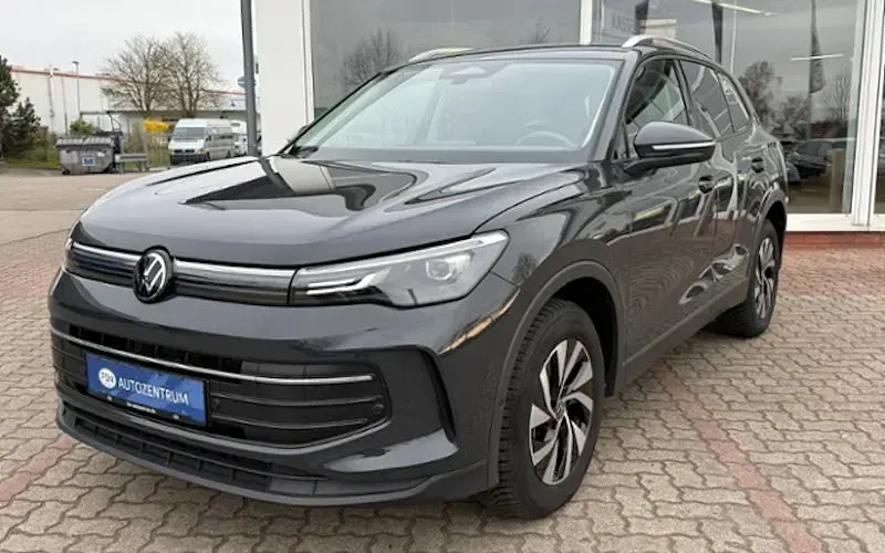 Gebraucht VW Tiguan Life 193 PS (141 kW) 2024 Grau SUV