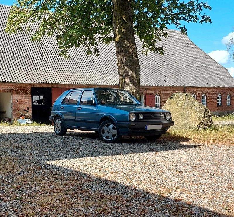 Blau Gebraucht 1991 VW Golf Limousine | 1.250 € - Bild 1/4