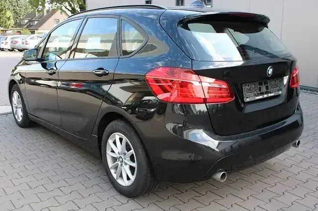 Gebraucht BMW 220 Active Tourer Basis 190 PS (139 kW) 2015 Schwarz Van / Kleinbus
