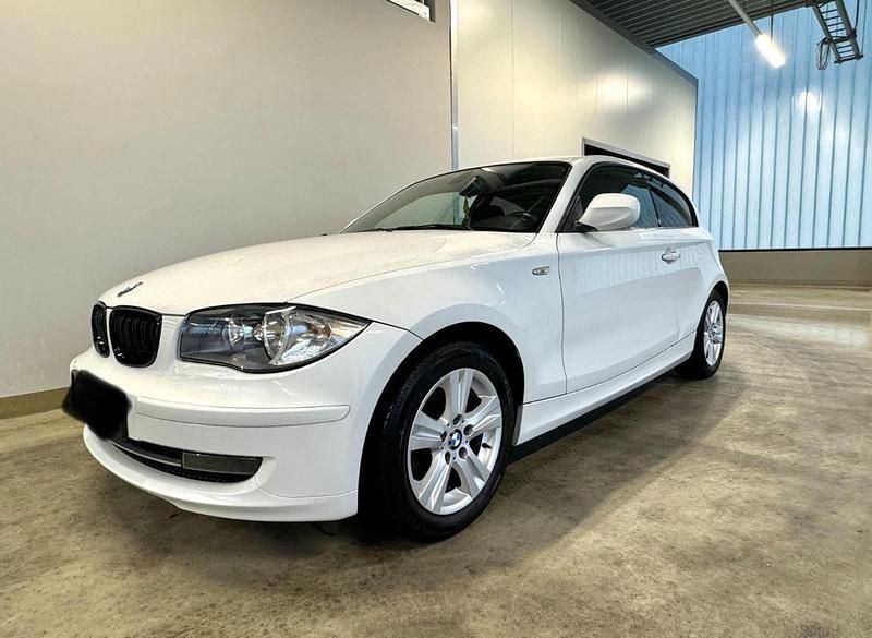 Weiß Gebraucht 2010 BMW 116 Kleinwagen | 1.600 € (Superpreis) - Bild 1/4
