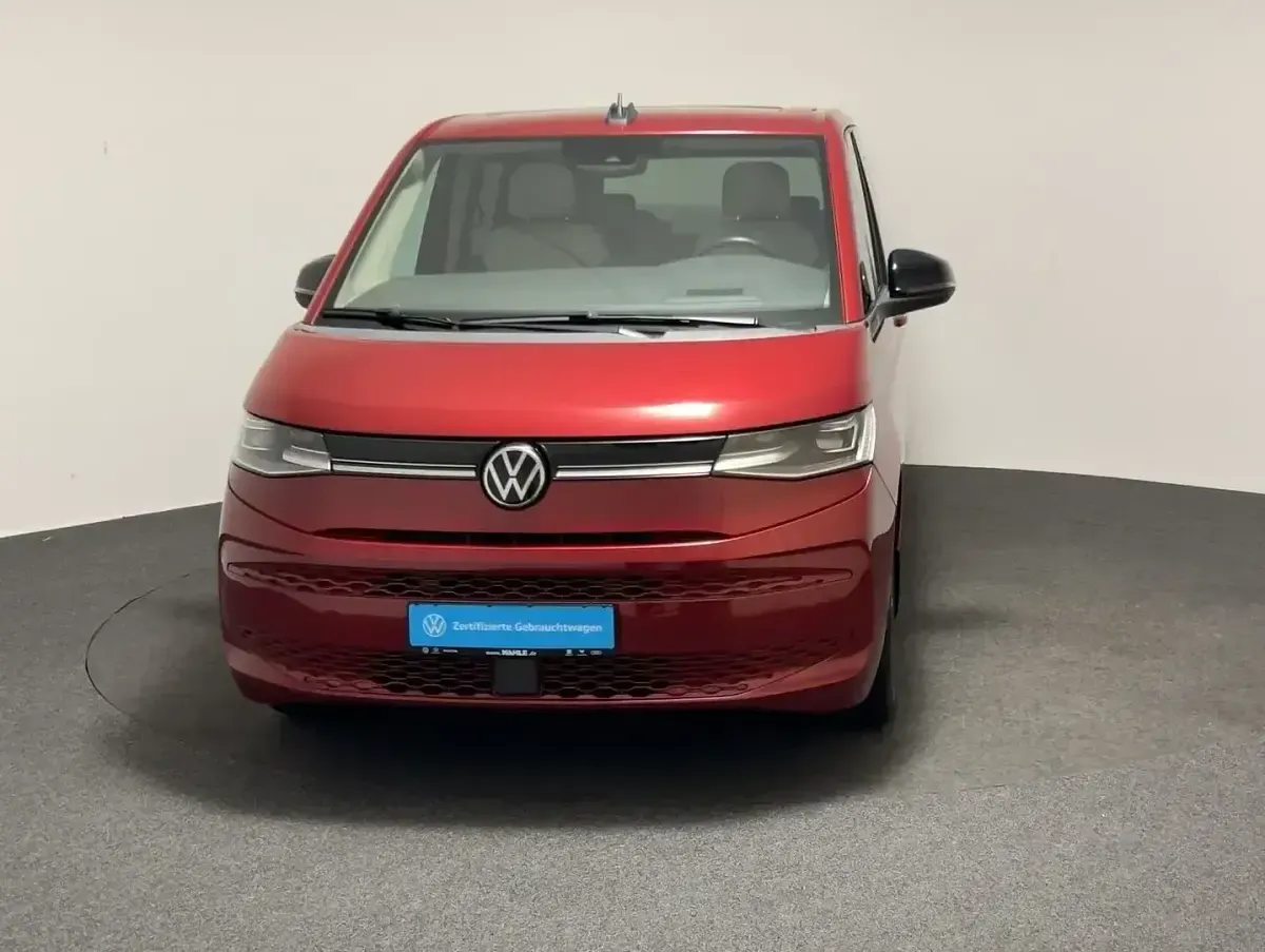 Gebraucht VW Multivan Life 110 PS (80 kW) 2022 Rot Van / Kleinbus