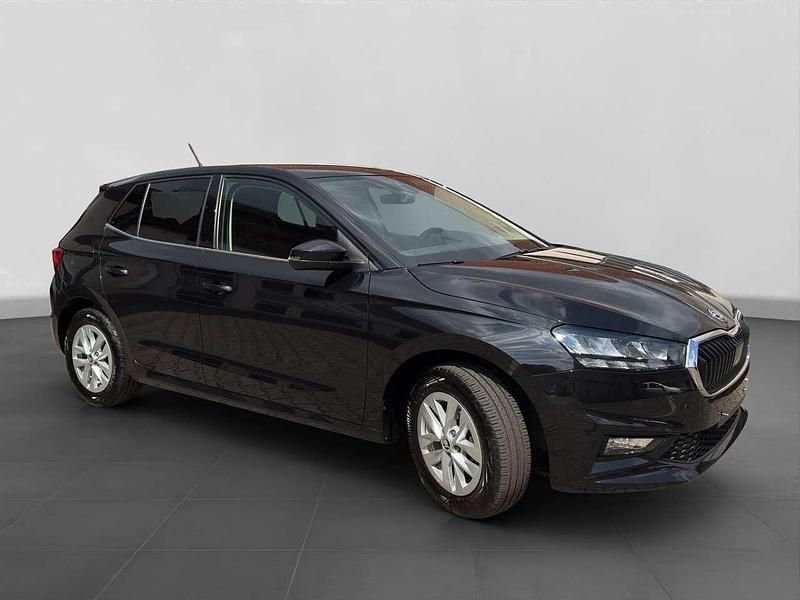 Schwarzmagic perleffekt Gebraucht 2023 Skoda Fabia Style Kleinwagen | 20.990 € (Fairer Preis) - Bild 1/4