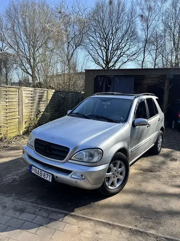 Gebraucht Mercedes ML270 163 PS (119 kW) 2002 SUV