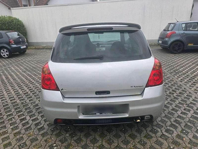 Silber Gebraucht 2007 Suzuki Swift Coupé | 2.400 € - Bild 1/4