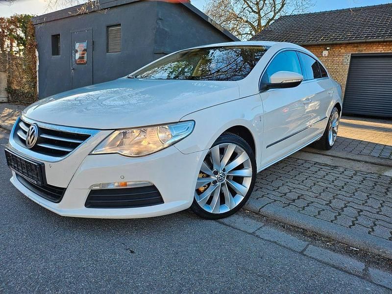 Gebraucht VW Passat Individual 170 PS (125 kW) 2011 Weiß Limousine