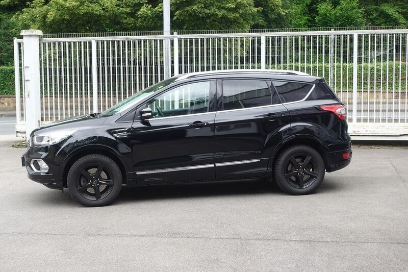 Gebraucht Ford Kuga Vignale 175 PS (128 kW) 2019 Iridiumschwarz metallic SUV
