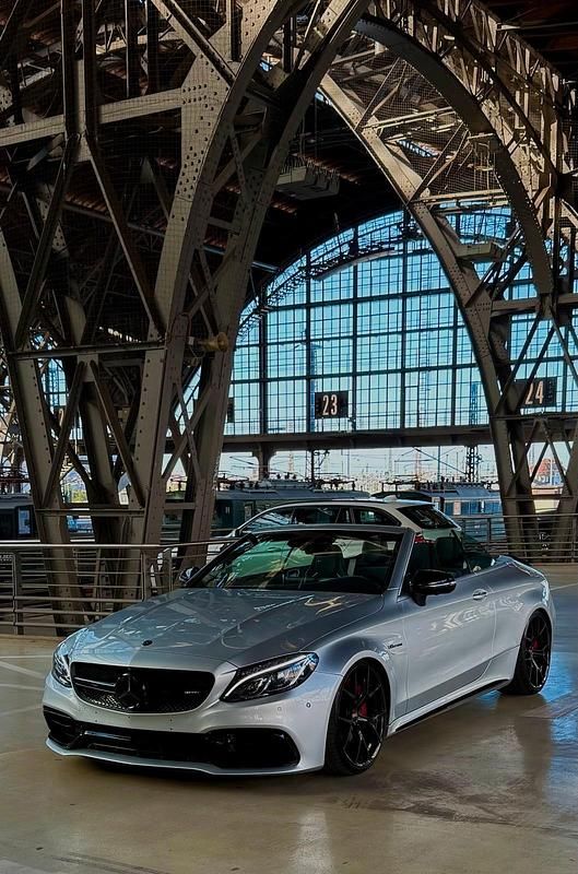 Silber Gebraucht 2016 Mercedes C63 AMG AMG Cabrio | 51.900 € - Bild 1/4