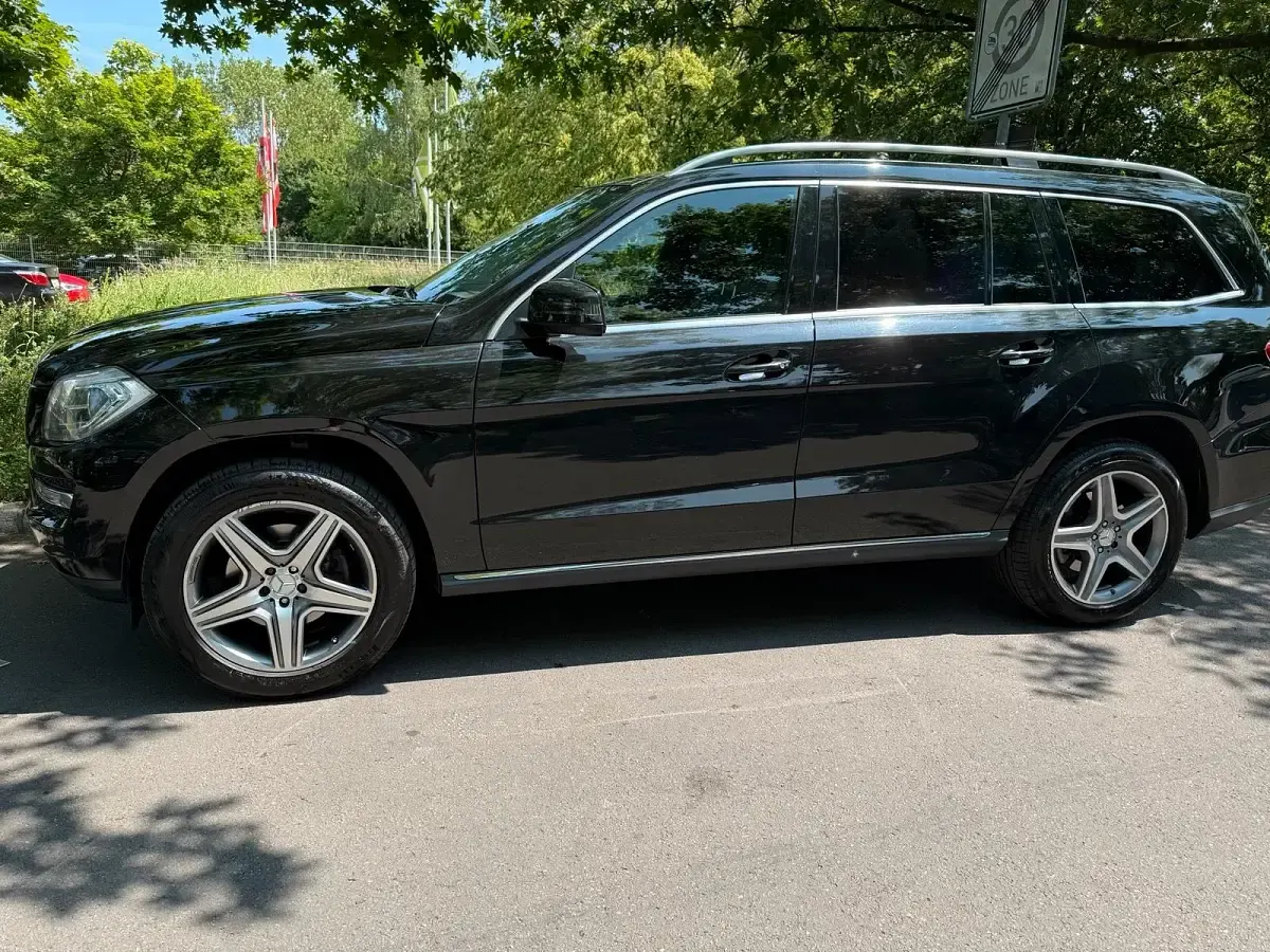 Gebraucht Mercedes GL350 258 PS (189 kW) 2014 Schwarz SUV