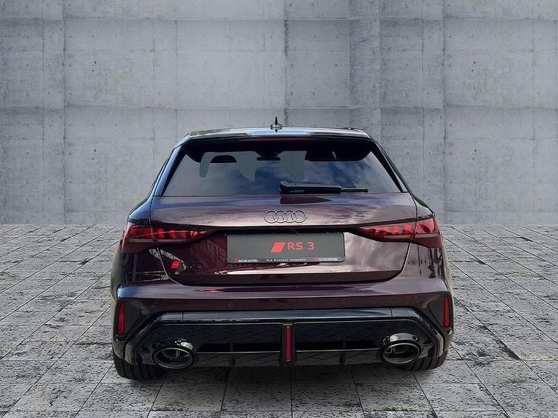 Gebraucht Audi RS3 Sport 400 PS (294 kW) 2025 Rot Limousine