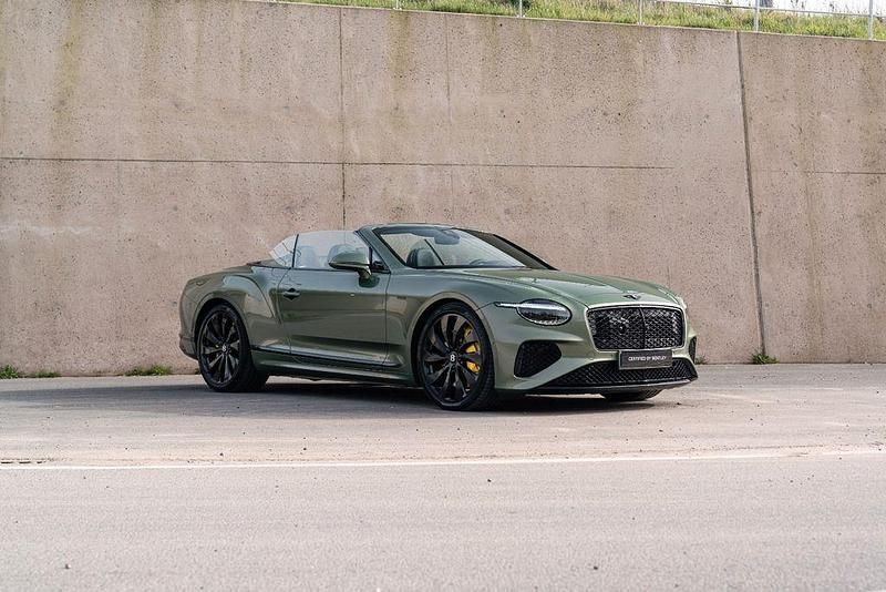 Neu Bentley Continental 650 PS (478 kW) 2026 Grün Cabrio