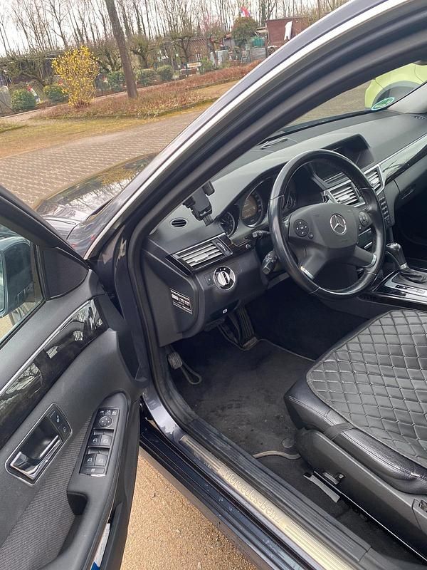 Gebraucht Mercedes E250 201 PS (147 kW) 2010 Grau Limousine
