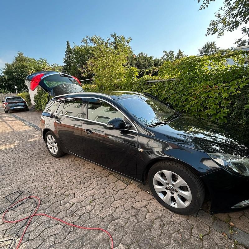 Gebraucht Opel Insignia 163 PS (119 kW) 2011 Schwarz Kombi