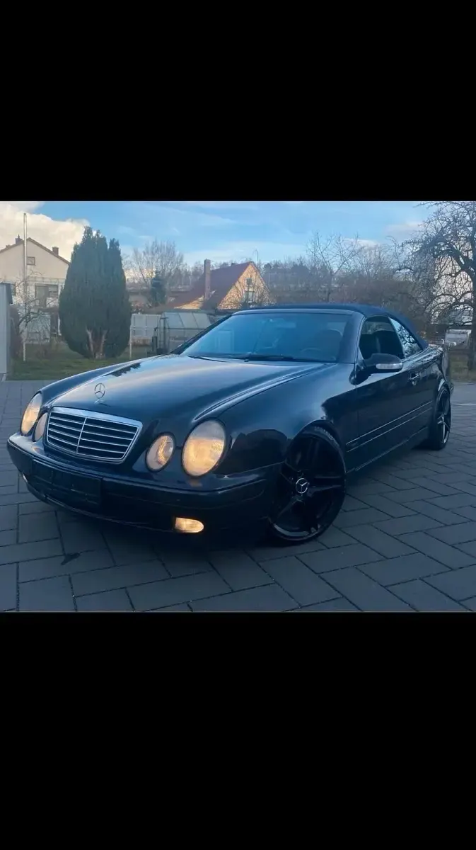 Gebraucht Mercedes CLK230 197 PS (144 kW) 2001 Blau Cabrio