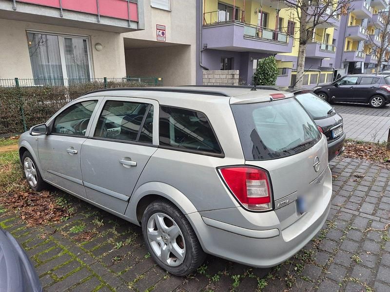 Gebraucht Opel Astra 105 PS (77 kW) 2007 Grau Kombi