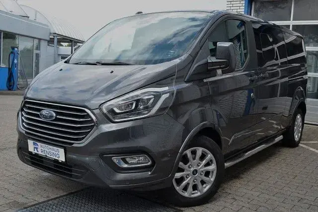 Gebraucht Ford Tourneo Custom Titanium 150 PS (110 kW) 2022 Schwarz Van