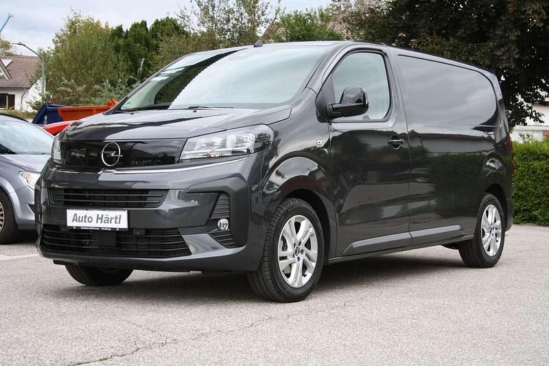 Merkur grau metallic Gebraucht 2024 Opel Vivaro Edition Van | 32.995 € (Etwas zu teuer) - Bild 1/4