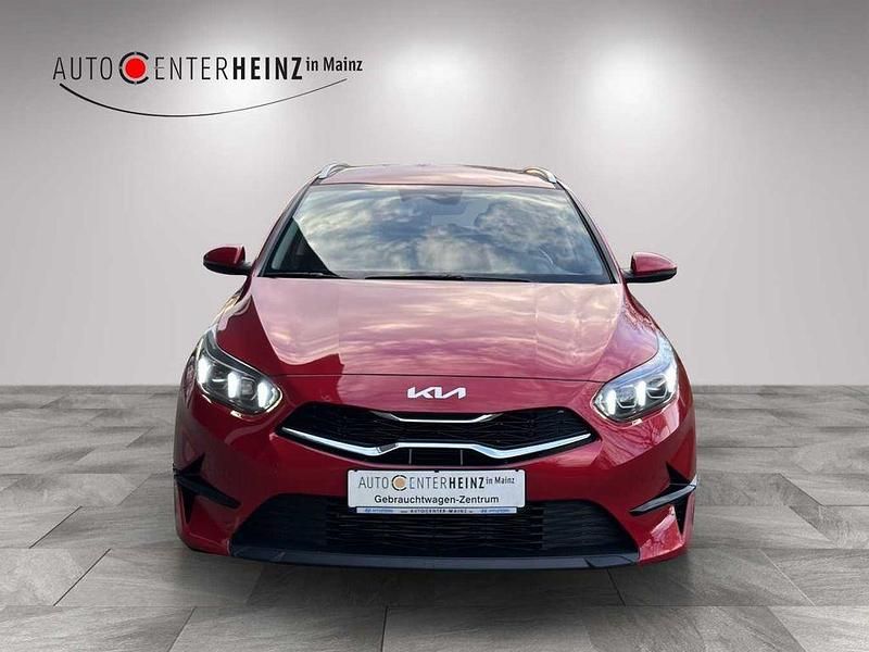 Gebraucht Kia Ceed Vision 140 PS (102 kW) 2025 Rot Kleinwagen