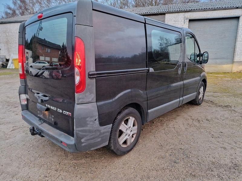 Gebraucht Opel Vivaro 145 PS (106 kW) 2009 Schwarz Van / Kleinbus