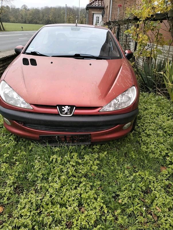 Rot Gebraucht 2002 Peugeot 206 CC Cabrio | 1.000 € (Superpreis) - Bild 1/4