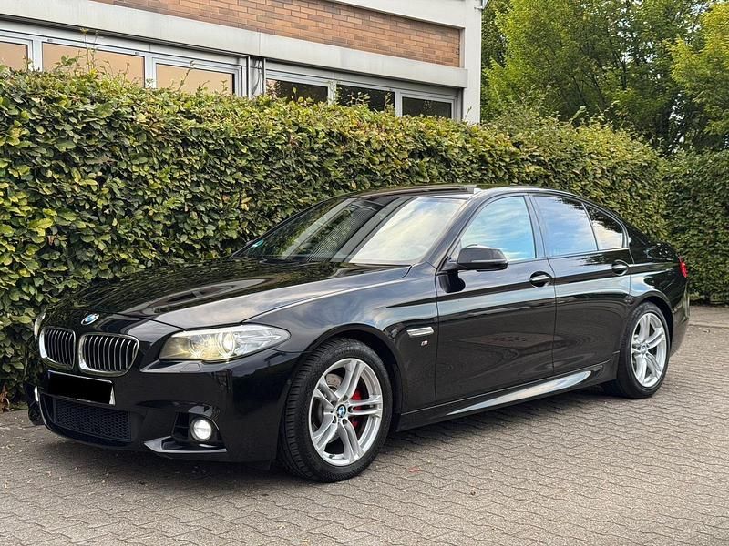 Schwarz Gebraucht 2015 BMW 520 M Sport Limousine | 13.900 € (Guter Preis) - Bild 1/4
