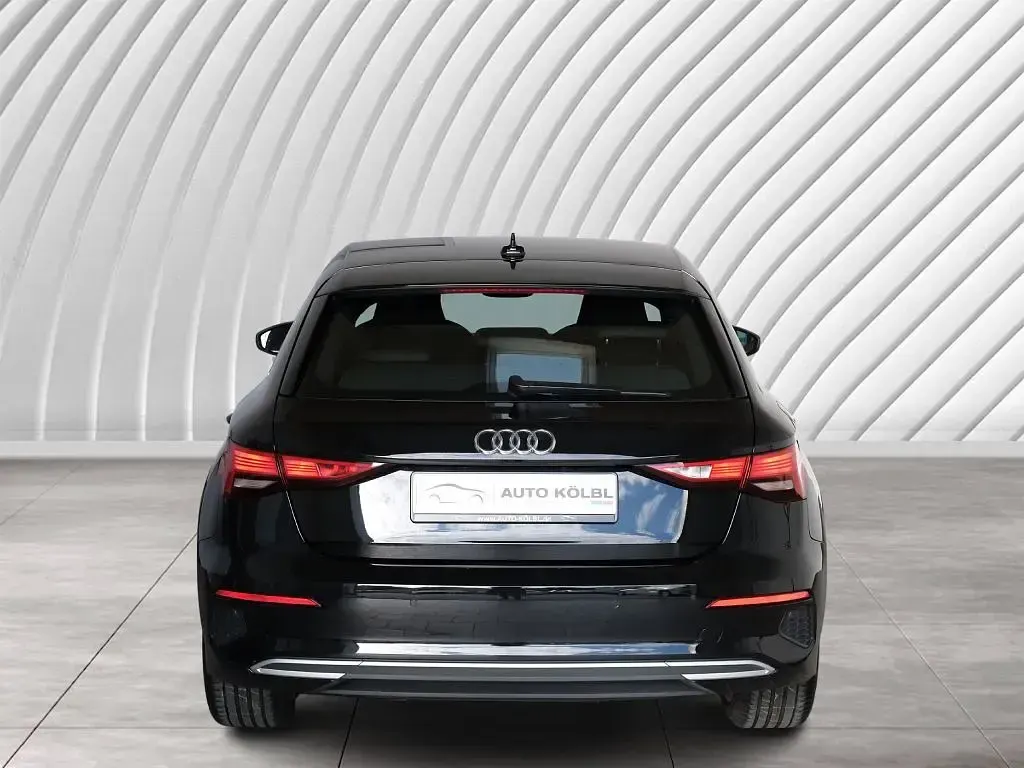 Gebraucht Audi A3 Advanced 150 PS (110 kW) 2022 Mythosschwarz metallic Limousine