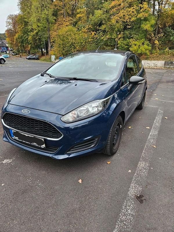 Blau Gebraucht 2016 Ford Fiesta Trend Kleinwagen | 4.000 € (Superpreis) - Bild 1/4