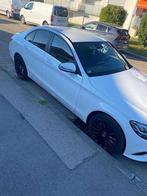 Gebraucht Mercedes C220 194 PS (142 kW) 2020 Weiß Limousine