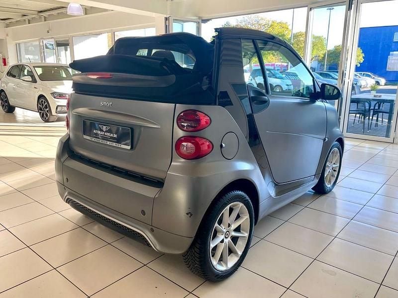 Gebraucht Smart ForTwo Cabrio 84 PS (61 kW) 2015 Schwarz Cabrio