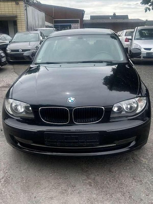 Schwarz Gebraucht 2010 BMW 116 Kleinwagen | 2.600 € (Fairer Preis) - Bild 1/4