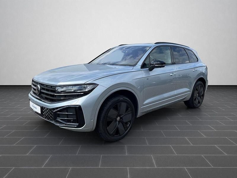 Oyster silver metallic (metallic) Gebraucht 2025 VW Touareg R-line SUV | 95.900 € - Bild 1/4