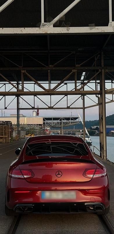 Gebraucht Mercedes C400 333 PS (244 kW) 2017 Rot Coupé