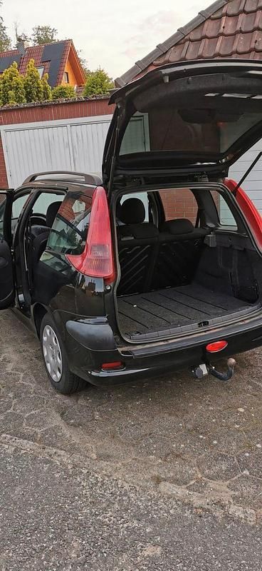 Schwarz Gebraucht 2005 Peugeot 206 Filou Kombi | 1.000 € (Fairer Preis) - Bild 1/4