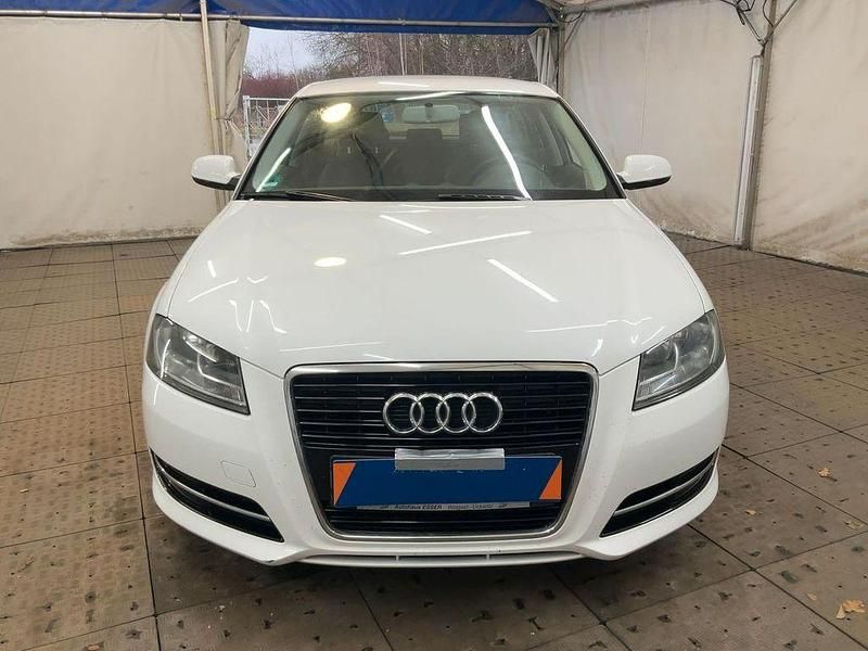 Gebraucht Audi A3 Attraction 102 PS (75 kW) 2012 Weiß Limousine