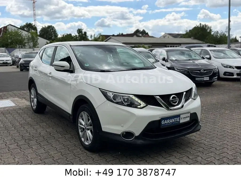 Gebraucht Nissan Qashqai Acenta 116 PS (85 kW) 2016 Weiß SUV