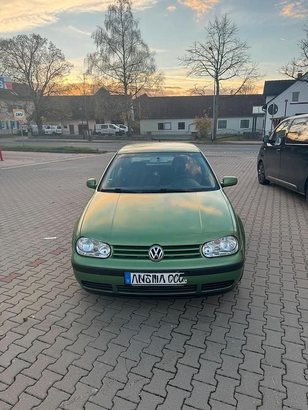 Grün Gebraucht 1999 VW Golf IV Kleinwagen | 500 € (Superpreis) - Bild 1/4