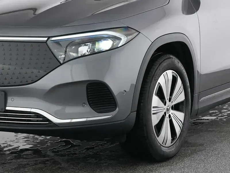 Gebraucht Mercedes EQA250 Advanced 139 kW (190 PS) 2025 lack mountaingrau (metallic) SUV