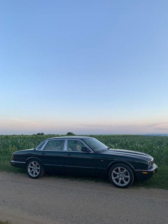 Grün Gebraucht 1999 Jaguar XJ Sovereign Limousine | 12.900 € (Fairer Preis) - Bild 1/4