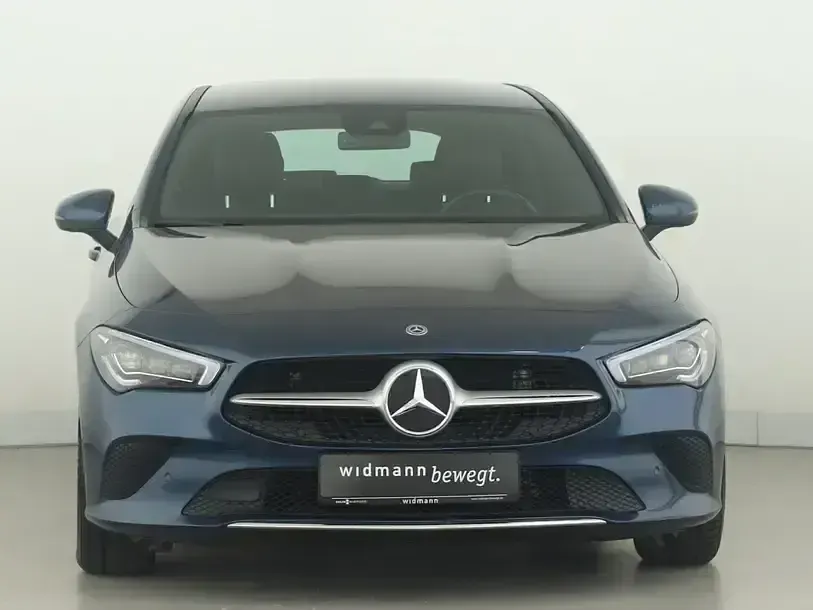 Gebraucht Mercedes CLA200 Progressive 150 PS (110 kW) 2020 Blau Kombi