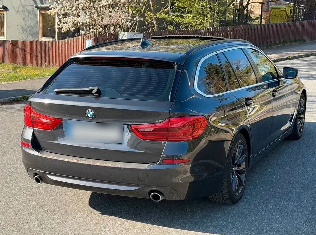 Gebraucht BMW 530 265 PS (194 kW) 2019 Grau Kombi