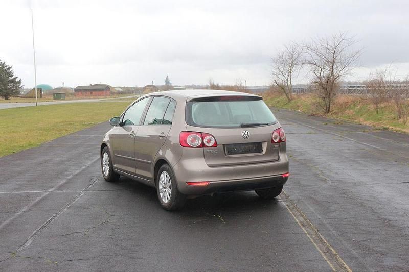 Gebraucht VW Golf Plus Cross 105 PS (77 kW) 2011 Beige Van / Kleinbus