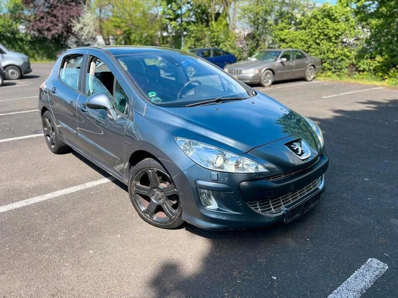 Grau Gebraucht 2011 Peugeot 308 Platinum Limousine | 3.100 € - Bild 1/4