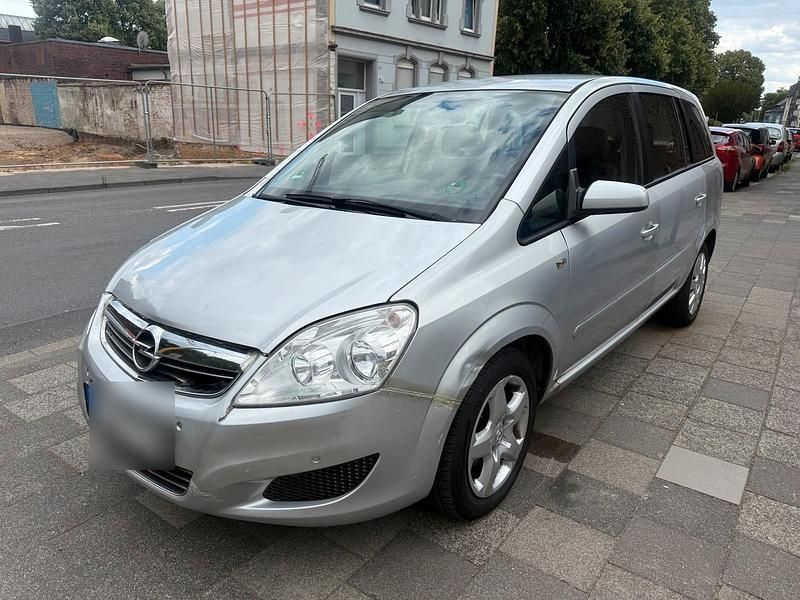Silber Gebraucht 2009 Opel Zafira Van / Kleinbus | 800 € (Superpreis) - Bild 1/4