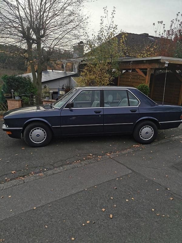 Gebraucht BMW 524 125 PS (91 kW) 1985 Blau Limousine