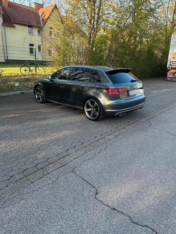 Gebraucht Audi S3 300 PS (220 kW) 2015 Grau Limousine