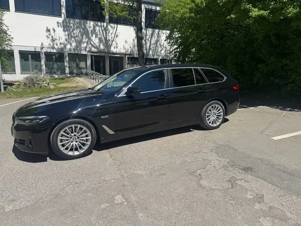 Gebraucht BMW 530e 292 PS (214 kW) 2022 Schwarz Kombi