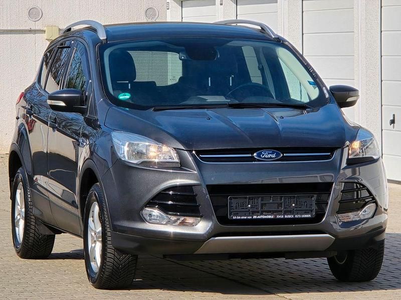 Gebraucht Ford Kuga Titanium 150 PS (110 kW) 2016 Grau SUV